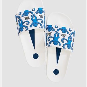 Roller rabbit sandals/slides size 7